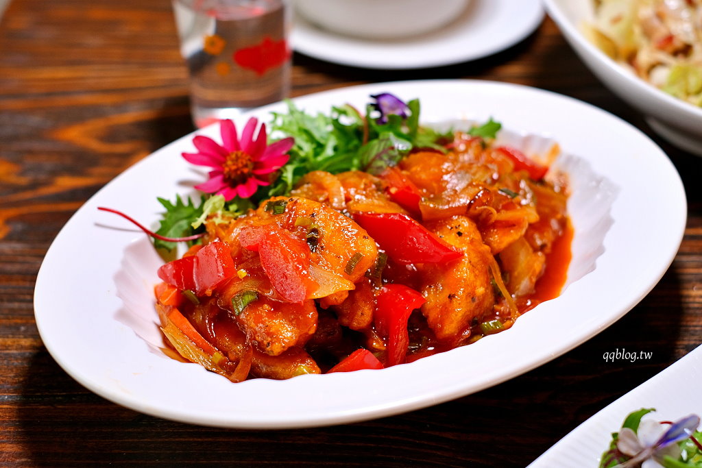 台中西區︱昨日花卷 跨界好食 offer oh fusion restaurant．中西合併的老江湖雙人合菜新登場，勤美商圈美食推薦 @QQ的懶骨頭