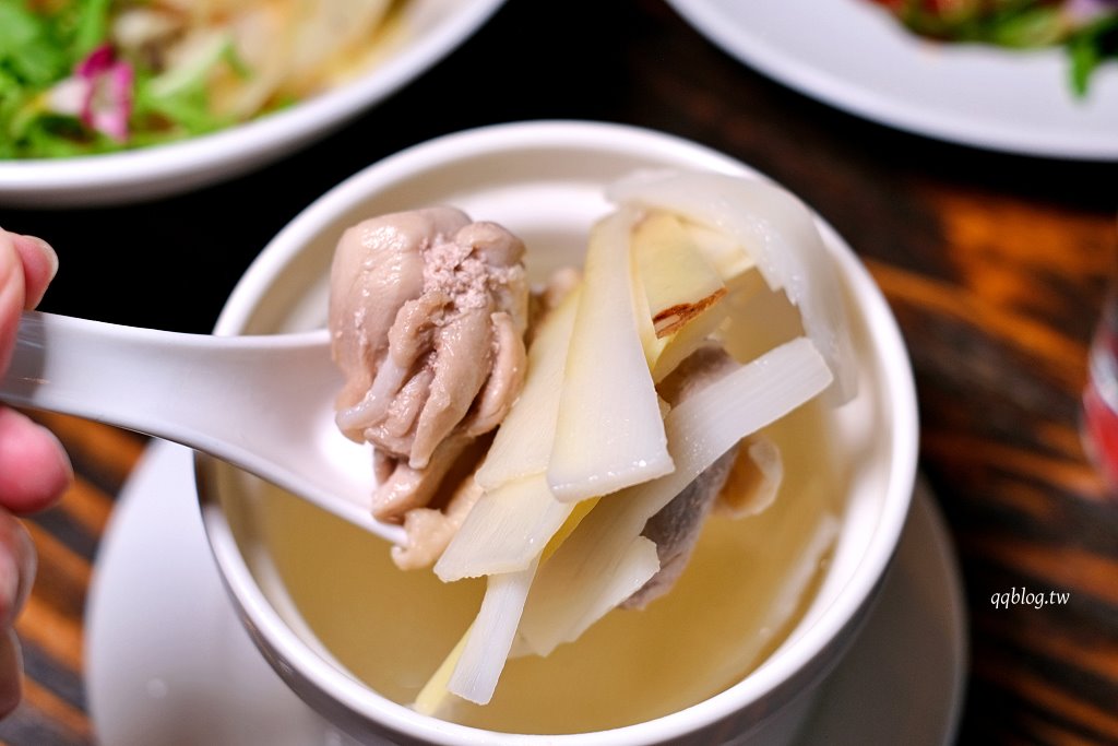 台中西區︱昨日花卷 跨界好食 offer oh fusion restaurant．中西合併的老江湖雙人合菜新登場，勤美商圈美食推薦 @QQ的懶骨頭