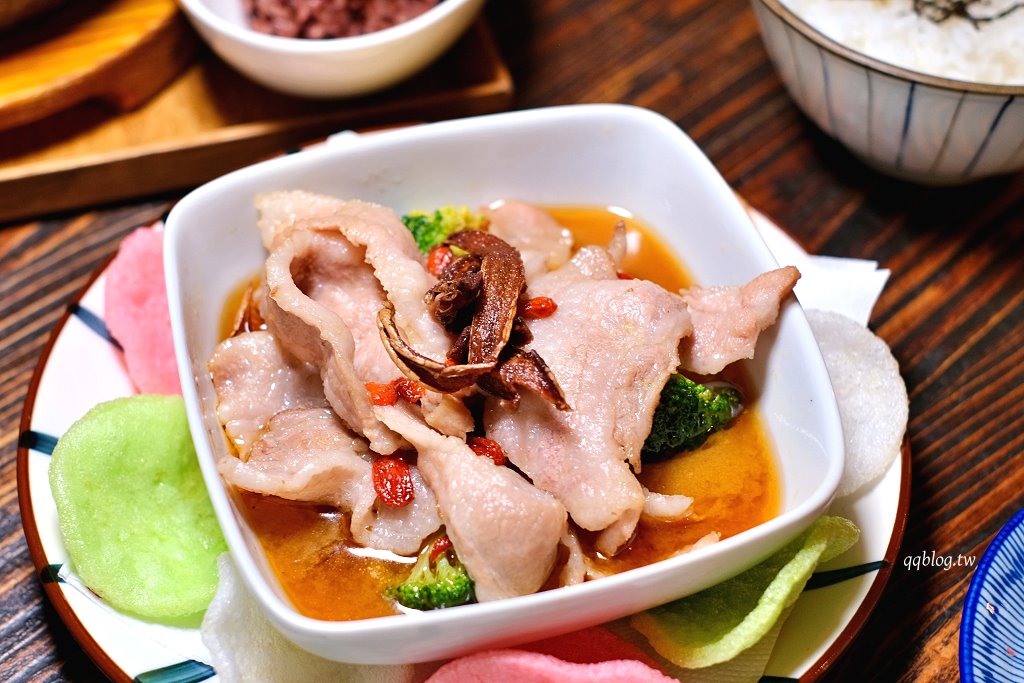 台中西區︱昨日花卷 跨界好食 offer oh fusion restaurant．中西合併的老江湖雙人合菜新登場，勤美商圈美食推薦 @QQ的懶骨頭