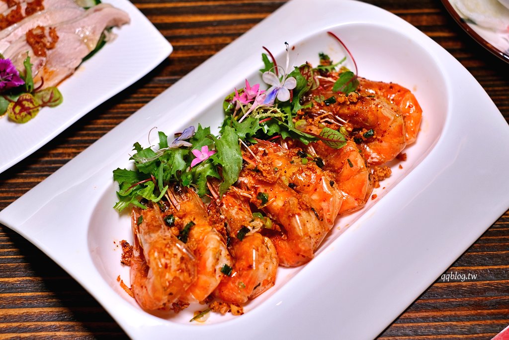 台中西區︱昨日花卷 跨界好食 offer oh fusion restaurant．中西合併的老江湖雙人合菜新登場，勤美商圈美食推薦 @QQ的懶骨頭