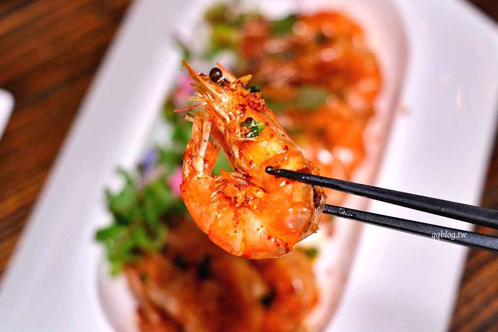 台中西區︱昨日花卷 跨界好食 offer oh fusion restaurant．中西合併的老江湖雙人合菜新登場，勤美商圈美食推薦 @QQ的懶骨頭