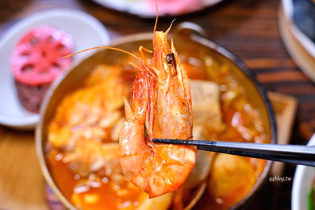 台中西區︱昨日花卷 跨界好食 offer oh fusion restaurant．中西合併的老江湖雙人合菜新登場，勤美商圈美食推薦 @QQ的懶骨頭