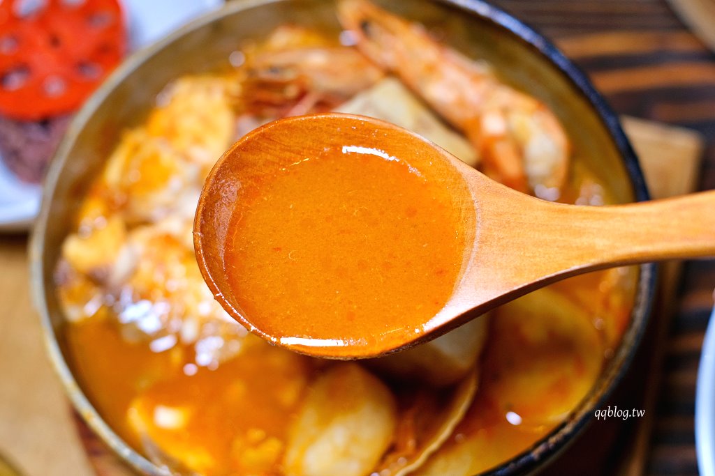 台中西區︱昨日花卷 跨界好食 offer oh fusion restaurant．中西合併的老江湖雙人合菜新登場，勤美商圈美食推薦 @QQ的懶骨頭