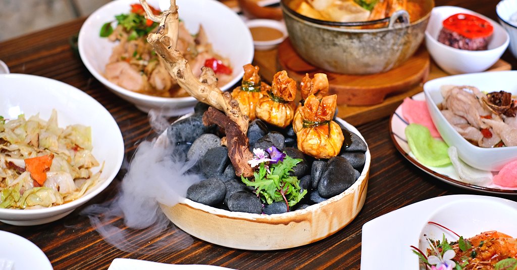 台中西區︱昨日花卷 跨界好食 offer oh fusion restaurant．中西合併的老江湖雙人合菜新登場，勤美商圈美食推薦 @QQ的懶骨頭