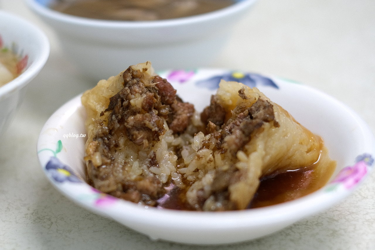 台中豐原︱永芳亭扁食 肉粽．廟東80年老店，肉粽、扁食、四神湯必點 @QQ的懶骨頭