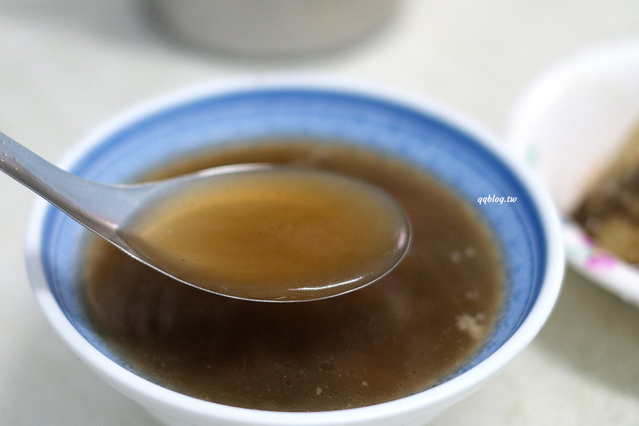 台中豐原︱永芳亭扁食 肉粽．廟東80年老店，肉粽、扁食、四神湯必點 @QQ的懶骨頭