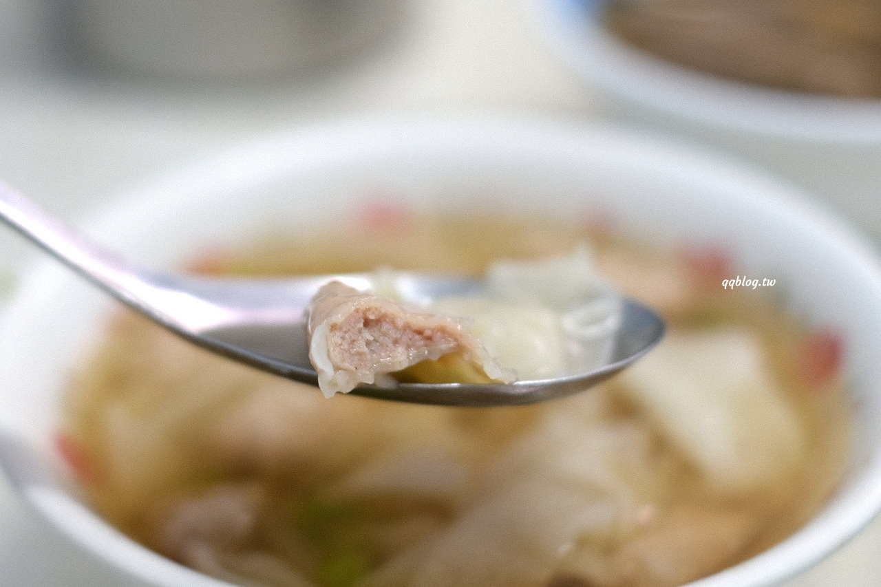 台中豐原︱永芳亭扁食 肉粽．廟東80年老店，肉粽、扁食、四神湯必點 @QQ的懶骨頭