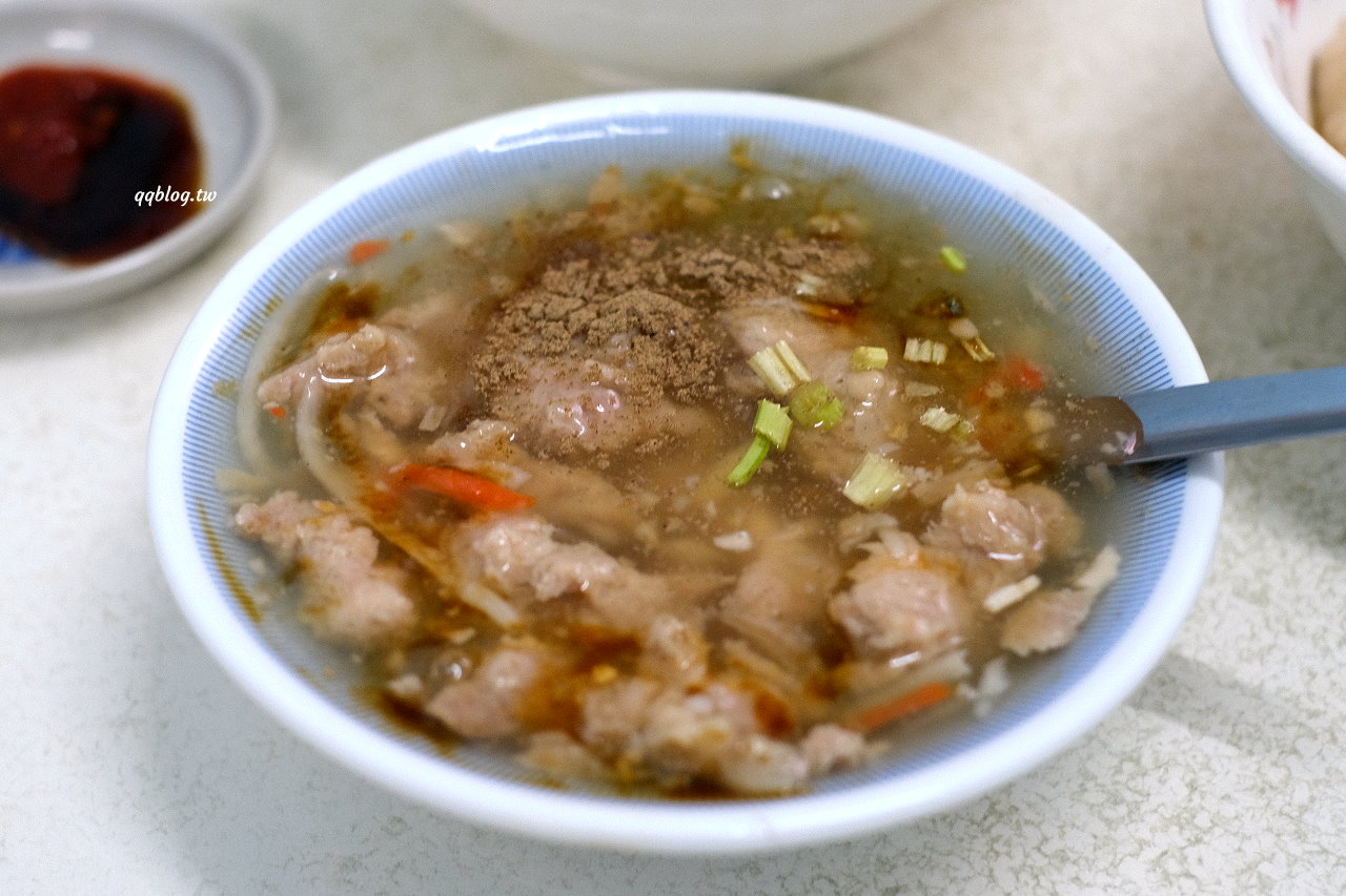 台中豐原︱永芳亭扁食 肉粽．廟東80年老店，肉粽、扁食、四神湯必點 @QQ的懶骨頭