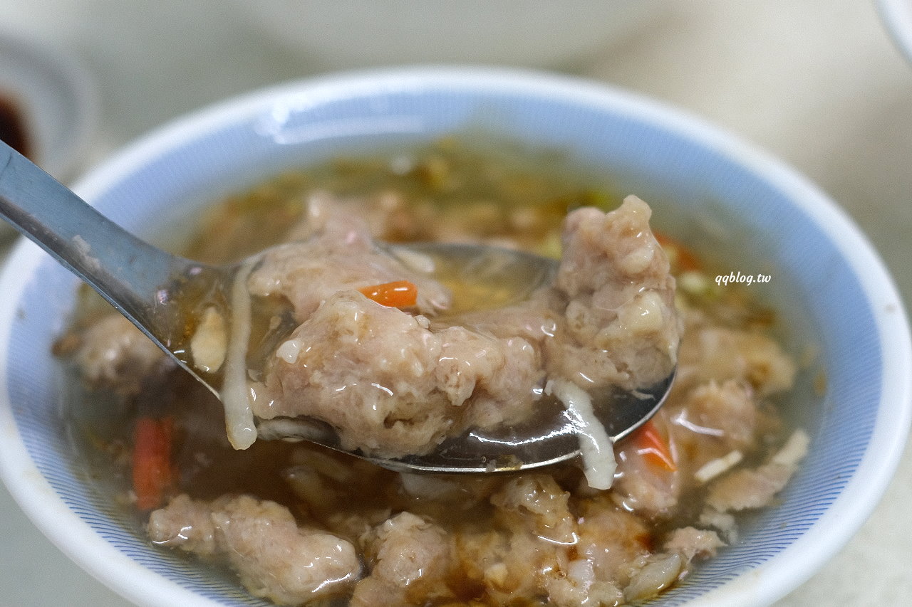 台中豐原︱永芳亭扁食 肉粽．廟東80年老店，肉粽、扁食、四神湯必點 @QQ的懶骨頭