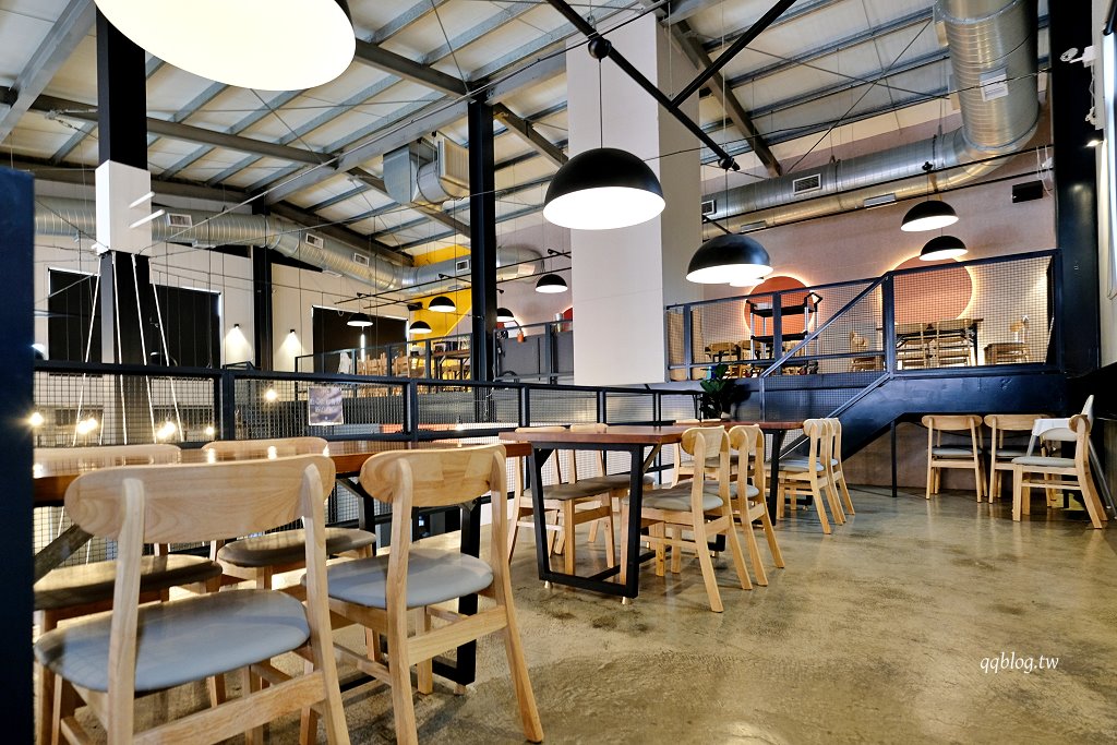 台中北屯︱鴻龍宴x活蝦料理.把整艘船開進餐廳裡,8人套餐菜色豐富,台中合菜餐廳推薦 @QQ的懶骨頭 台中北屯︱鴻龍宴x活蝦料理.把整艘船開進餐廳裡,8人套餐菜色豐富,台中合菜餐廳推薦 @QQ的懶骨頭