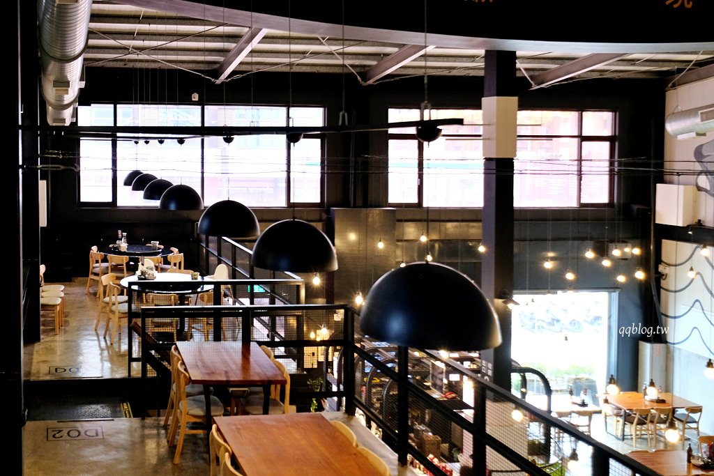 台中北屯︱鴻龍宴x活蝦料理.把整艘船開進餐廳裡,8人套餐菜色豐富,台中合菜餐廳推薦 @QQ的懶骨頭 台中北屯︱鴻龍宴x活蝦料理.把整艘船開進餐廳裡,8人套餐菜色豐富,台中合菜餐廳推薦 @QQ的懶骨頭