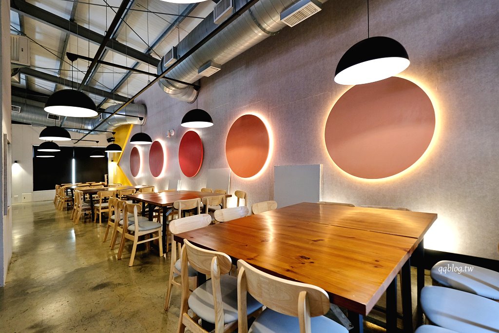 台中北屯︱鴻龍宴x活蝦料理.把整艘船開進餐廳裡,8人套餐菜色豐富,台中合菜餐廳推薦 @QQ的懶骨頭 台中北屯︱鴻龍宴x活蝦料理.把整艘船開進餐廳裡,8人套餐菜色豐富,台中合菜餐廳推薦 @QQ的懶骨頭