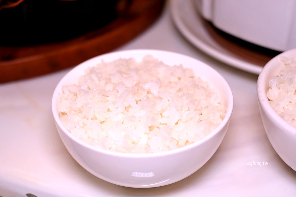 台中北屯︱鴻龍宴x活蝦料理.把整艘船開進餐廳裡,8人套餐菜色豐富,台中合菜餐廳推薦 @QQ的懶骨頭 台中北屯︱鴻龍宴x活蝦料理.把整艘船開進餐廳裡,8人套餐菜色豐富,台中合菜餐廳推薦 @QQ的懶骨頭