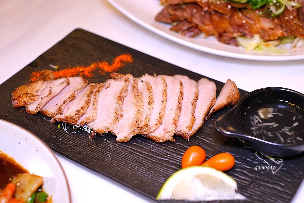 台中北屯︱鴻龍宴x活蝦料理.把整艘船開進餐廳裡,8人套餐菜色豐富,台中合菜餐廳推薦 @QQ的懶骨頭 台中北屯︱鴻龍宴x活蝦料理.把整艘船開進餐廳裡,8人套餐菜色豐富,台中合菜餐廳推薦 @QQ的懶骨頭