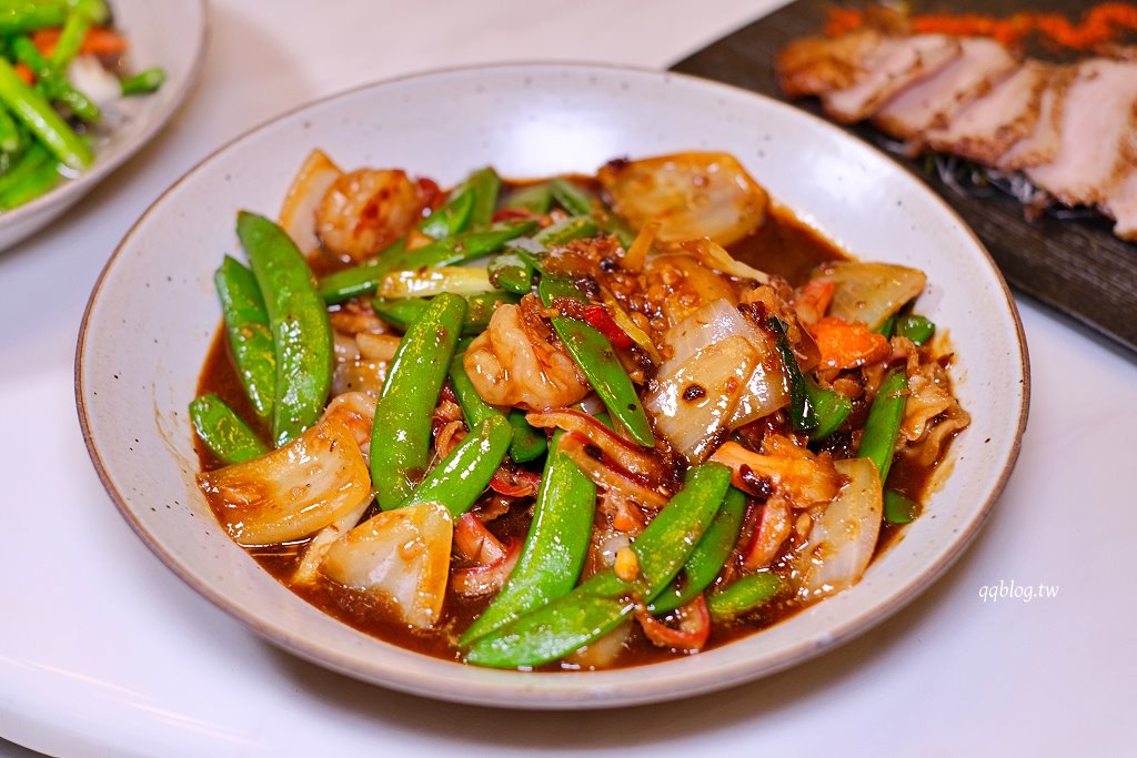 台中北屯︱鴻龍宴x活蝦料理.把整艘船開進餐廳裡,8人套餐菜色豐富,台中合菜餐廳推薦 @QQ的懶骨頭 台中北屯︱鴻龍宴x活蝦料理.把整艘船開進餐廳裡,8人套餐菜色豐富,台中合菜餐廳推薦 @QQ的懶骨頭