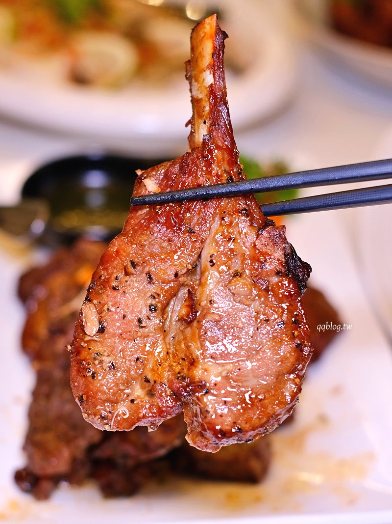 台中北屯︱鴻龍宴x活蝦料理.把整艘船開進餐廳裡,8人套餐菜色豐富,台中合菜餐廳推薦 @QQ的懶骨頭 台中北屯︱鴻龍宴x活蝦料理.把整艘船開進餐廳裡,8人套餐菜色豐富,台中合菜餐廳推薦 @QQ的懶骨頭