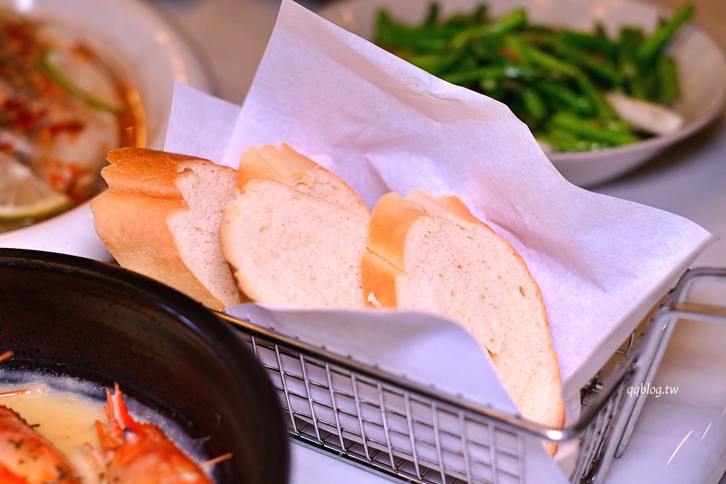 台中北屯︱鴻龍宴x活蝦料理.把整艘船開進餐廳裡,8人套餐菜色豐富,台中合菜餐廳推薦 @QQ的懶骨頭 台中北屯︱鴻龍宴x活蝦料理.把整艘船開進餐廳裡,8人套餐菜色豐富,台中合菜餐廳推薦 @QQ的懶骨頭