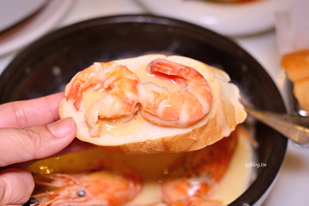 台中北屯︱鴻龍宴x活蝦料理.把整艘船開進餐廳裡,8人套餐菜色豐富,台中合菜餐廳推薦 @QQ的懶骨頭 台中北屯︱鴻龍宴x活蝦料理.把整艘船開進餐廳裡,8人套餐菜色豐富,台中合菜餐廳推薦 @QQ的懶骨頭