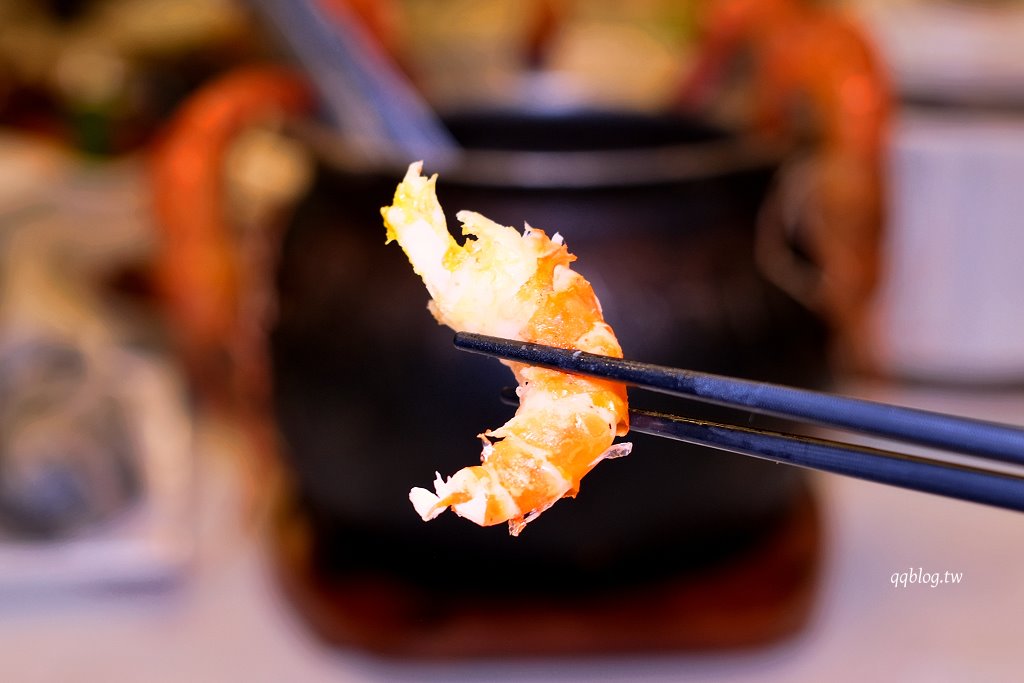 台中北屯︱鴻龍宴x活蝦料理.把整艘船開進餐廳裡,8人套餐菜色豐富,台中合菜餐廳推薦 @QQ的懶骨頭 台中北屯︱鴻龍宴x活蝦料理.把整艘船開進餐廳裡,8人套餐菜色豐富,台中合菜餐廳推薦 @QQ的懶骨頭