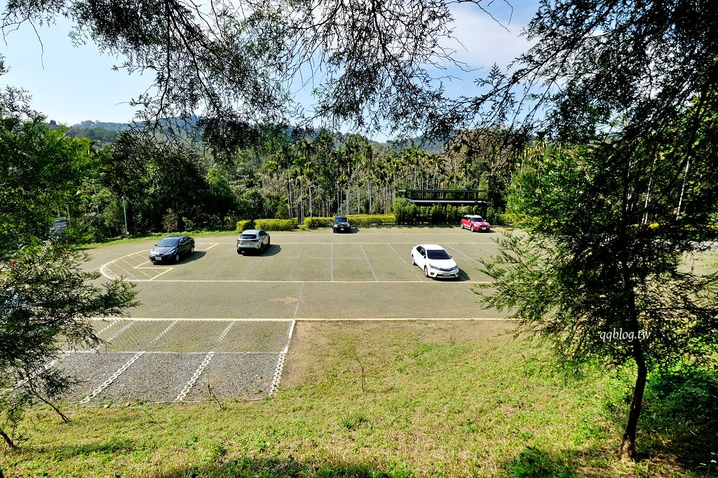 南投魚池︱鹿篙咖啡莊園．茶園環繞的景觀咖啡館，坐擁180度群山美景 @QQ的懶骨頭