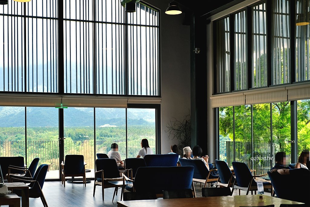 南投魚池︱鹿篙咖啡莊園．茶園環繞的景觀咖啡館，坐擁180度群山美景 @QQ的懶骨頭