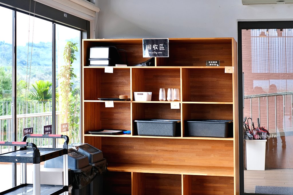 南投魚池︱鹿篙咖啡莊園．茶園環繞的景觀咖啡館，坐擁180度群山美景 @QQ的懶骨頭