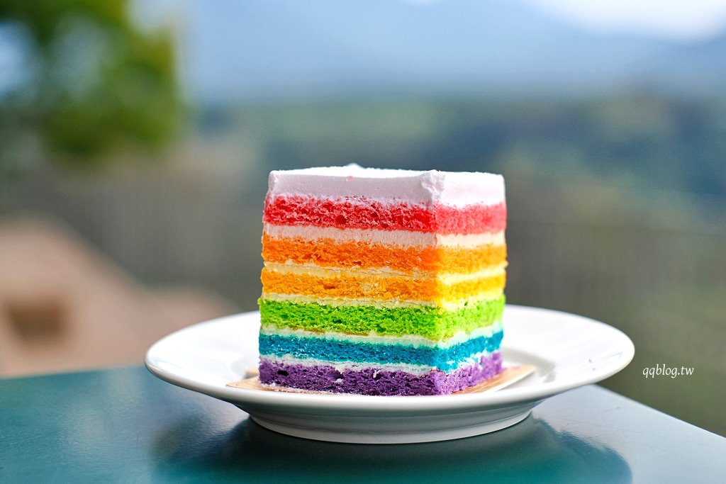 南投魚池︱鹿篙咖啡莊園．茶園環繞的景觀咖啡館，坐擁180度群山美景 @QQ的懶骨頭