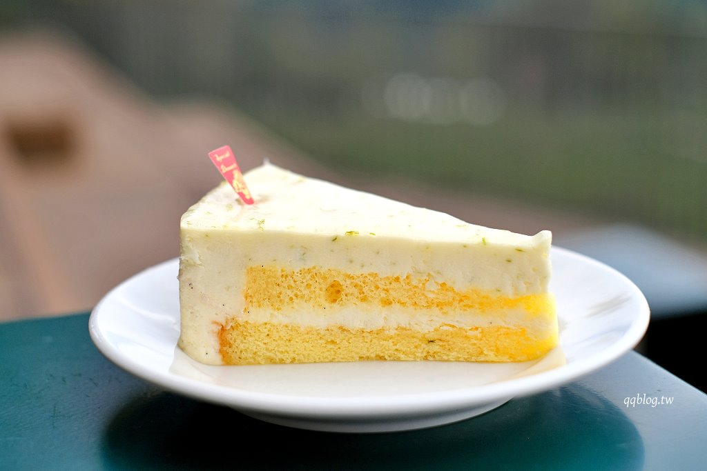 南投魚池︱鹿篙咖啡莊園．茶園環繞的景觀咖啡館，坐擁180度群山美景 @QQ的懶骨頭