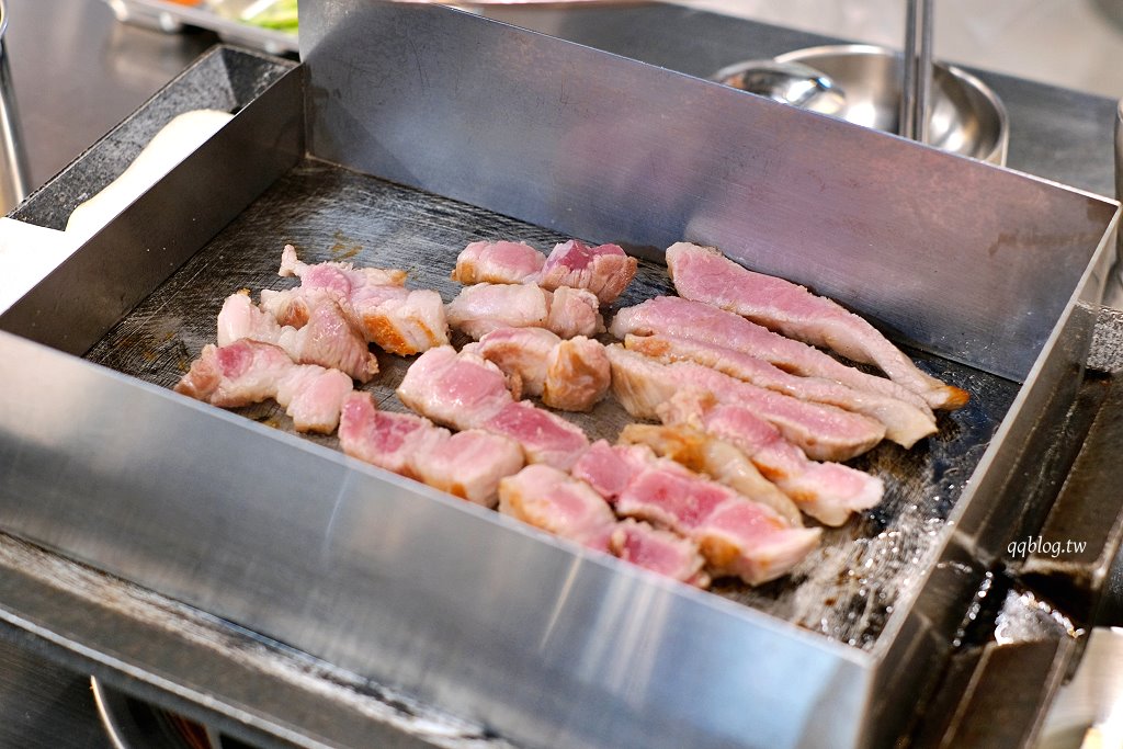 台中西區|金豬韓食.主打新鮮溫體豬的韓式烤肉,全程有專人代烤,韓大王馬鈴薯豬骨湯新品牌 @QQ的懶骨頭 台中西區|金豬韓食.主打新鮮溫體豬的韓式烤肉,全程有專人代烤,韓大王馬鈴薯豬骨湯新品牌 @QQ的懶骨頭