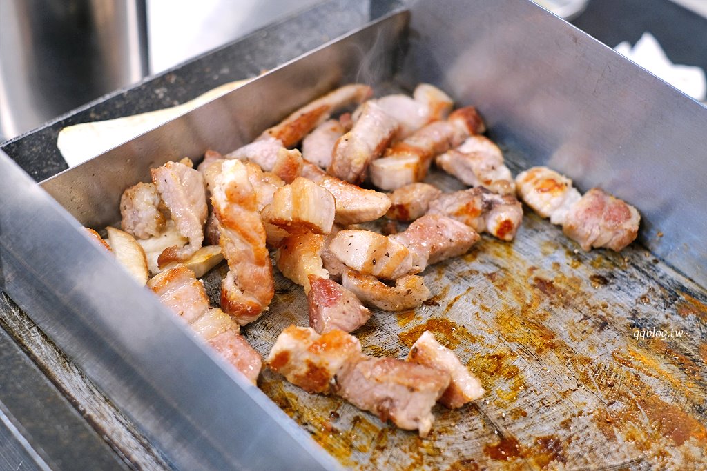 台中西區|金豬韓食.主打新鮮溫體豬的韓式烤肉,全程有專人代烤,韓大王馬鈴薯豬骨湯新品牌 @QQ的懶骨頭 台中西區|金豬韓食.主打新鮮溫體豬的韓式烤肉,全程有專人代烤,韓大王馬鈴薯豬骨湯新品牌 @QQ的懶骨頭