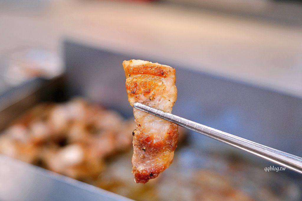 台中西區|金豬韓食.主打新鮮溫體豬的韓式烤肉,全程有專人代烤,韓大王馬鈴薯豬骨湯新品牌 @QQ的懶骨頭 台中西區|金豬韓食.主打新鮮溫體豬的韓式烤肉,全程有專人代烤,韓大王馬鈴薯豬骨湯新品牌 @QQ的懶骨頭