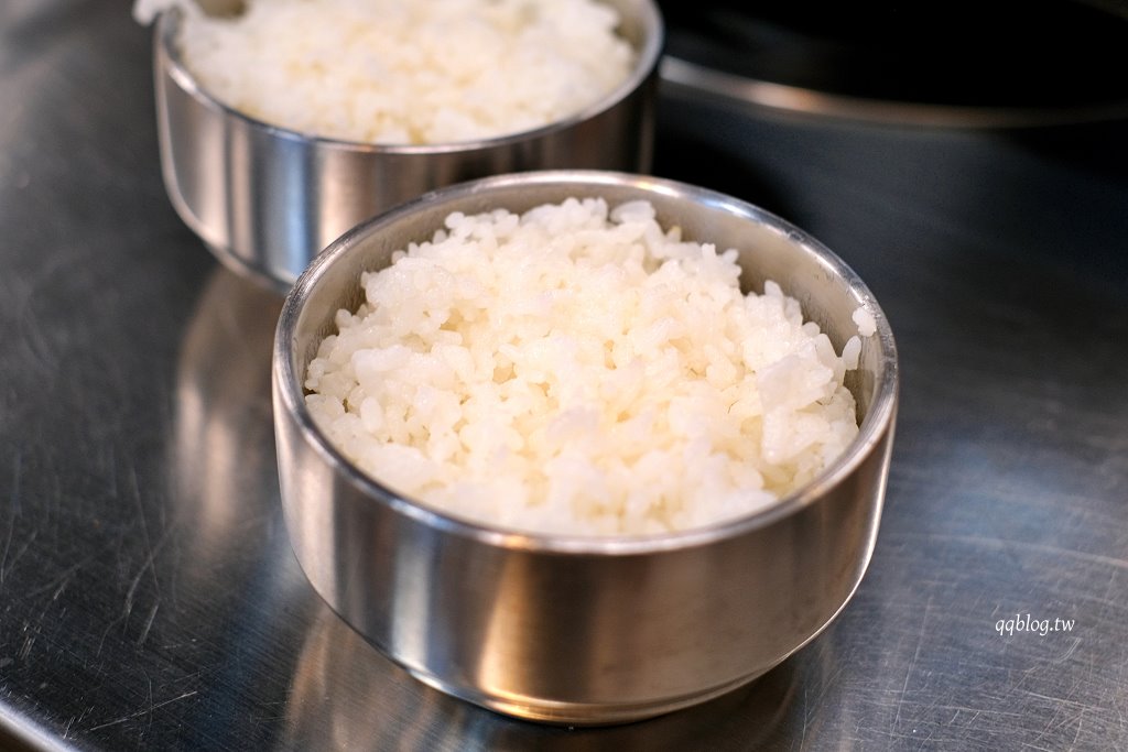 台中西區|金豬韓食.主打新鮮溫體豬的韓式烤肉,全程有專人代烤,韓大王馬鈴薯豬骨湯新品牌 @QQ的懶骨頭 台中西區|金豬韓食.主打新鮮溫體豬的韓式烤肉,全程有專人代烤,韓大王馬鈴薯豬骨湯新品牌 @QQ的懶骨頭