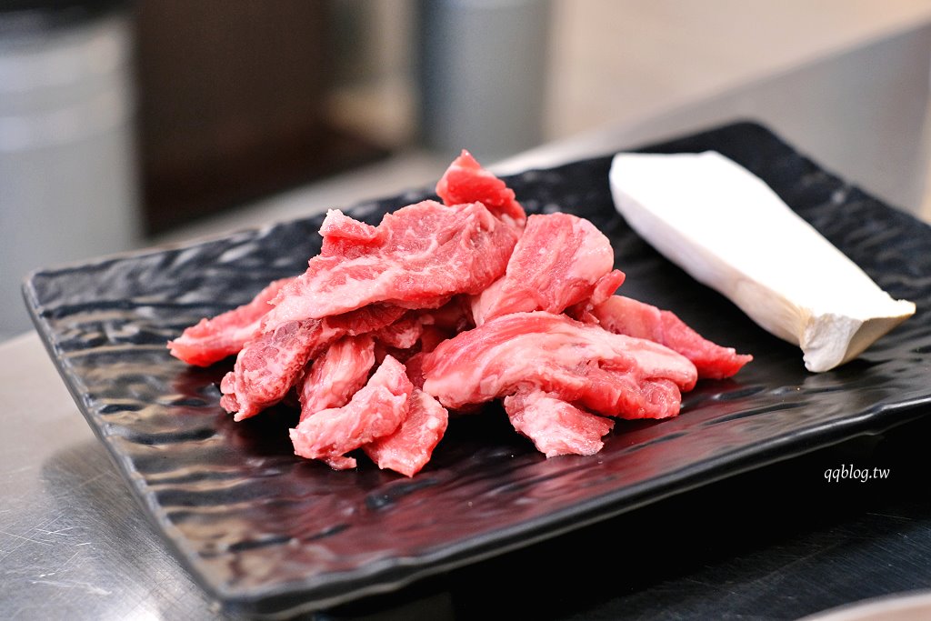 台中西區|金豬韓食.主打新鮮溫體豬的韓式烤肉,全程有專人代烤,韓大王馬鈴薯豬骨湯新品牌 @QQ的懶骨頭 台中西區|金豬韓食.主打新鮮溫體豬的韓式烤肉,全程有專人代烤,韓大王馬鈴薯豬骨湯新品牌 @QQ的懶骨頭