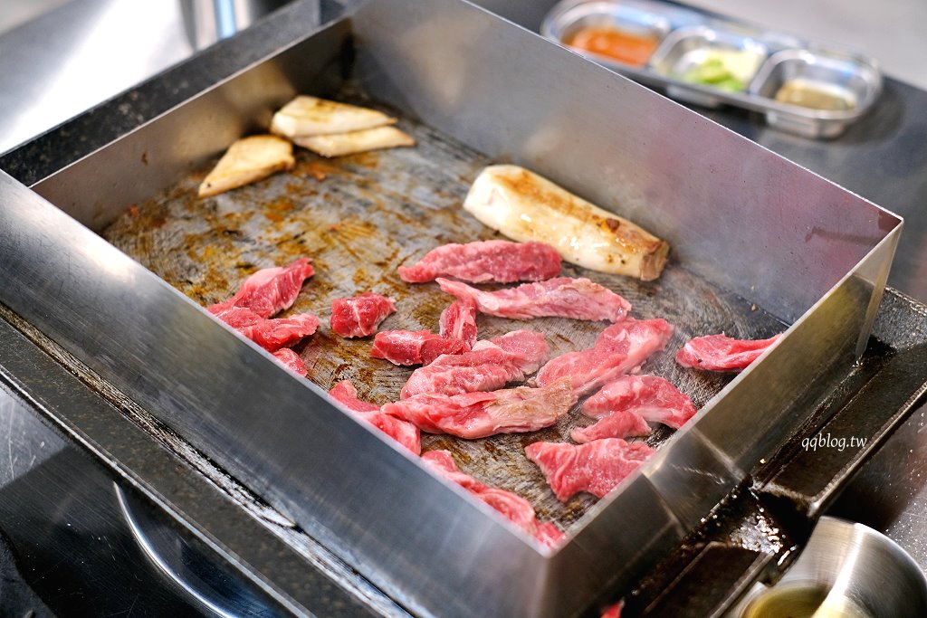 台中西區|金豬韓食.主打新鮮溫體豬的韓式烤肉,全程有專人代烤,韓大王馬鈴薯豬骨湯新品牌 @QQ的懶骨頭 台中西區|金豬韓食.主打新鮮溫體豬的韓式烤肉,全程有專人代烤,韓大王馬鈴薯豬骨湯新品牌 @QQ的懶骨頭