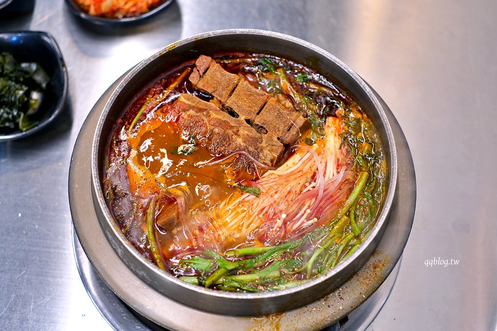 台中西區|金豬韓食.主打新鮮溫體豬的韓式烤肉,全程有專人代烤,韓大王馬鈴薯豬骨湯新品牌 @QQ的懶骨頭 台中西區|金豬韓食.主打新鮮溫體豬的韓式烤肉,全程有專人代烤,韓大王馬鈴薯豬骨湯新品牌 @QQ的懶骨頭