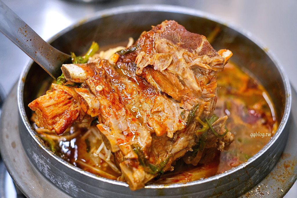 台中西區|金豬韓食.主打新鮮溫體豬的韓式烤肉,全程有專人代烤,韓大王馬鈴薯豬骨湯新品牌 @QQ的懶骨頭 台中西區|金豬韓食.主打新鮮溫體豬的韓式烤肉,全程有專人代烤,韓大王馬鈴薯豬骨湯新品牌 @QQ的懶骨頭