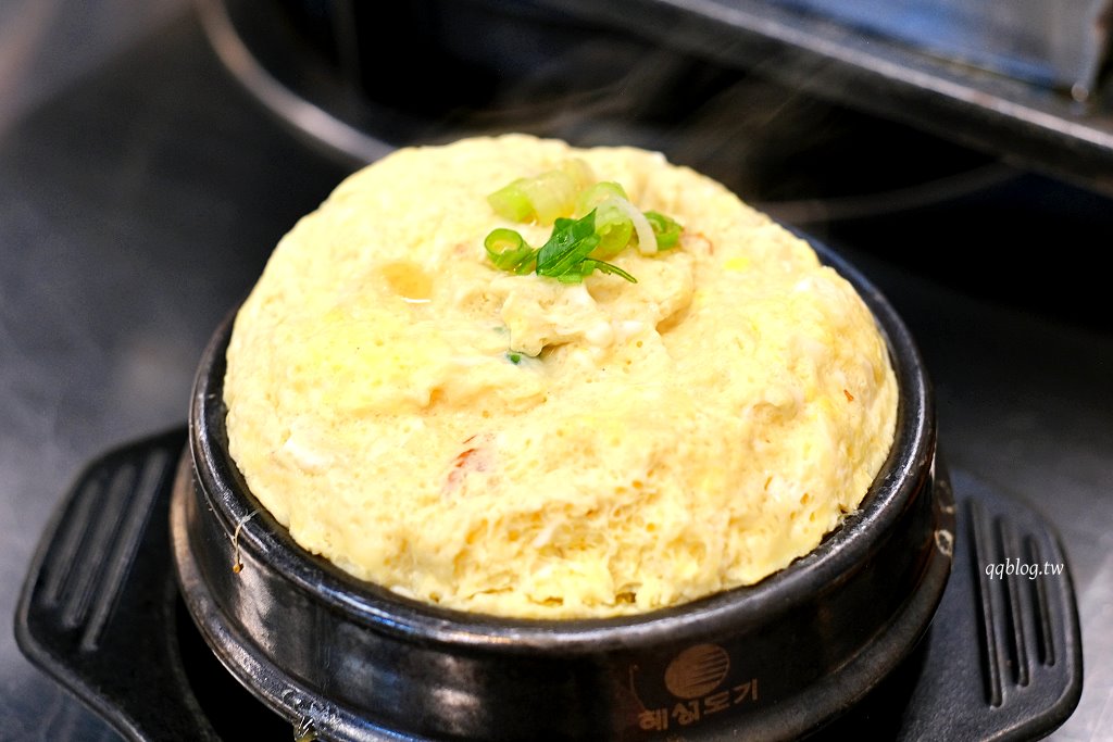 台中西區｜金豬韓食．主打新鮮溫體豬的韓式烤肉，全程有專人代烤，韓大王馬鈴薯豬骨湯新品牌 @QQ的懶骨頭