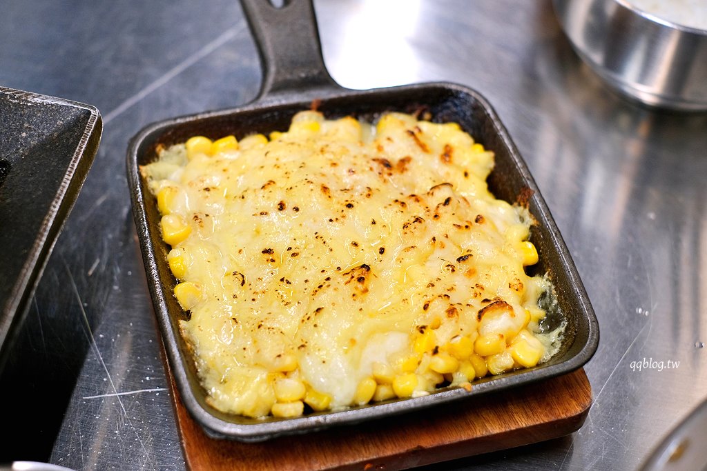 台中西區|金豬韓食.主打新鮮溫體豬的韓式烤肉,全程有專人代烤,韓大王馬鈴薯豬骨湯新品牌 @QQ的懶骨頭 台中西區|金豬韓食.主打新鮮溫體豬的韓式烤肉,全程有專人代烤,韓大王馬鈴薯豬骨湯新品牌 @QQ的懶骨頭