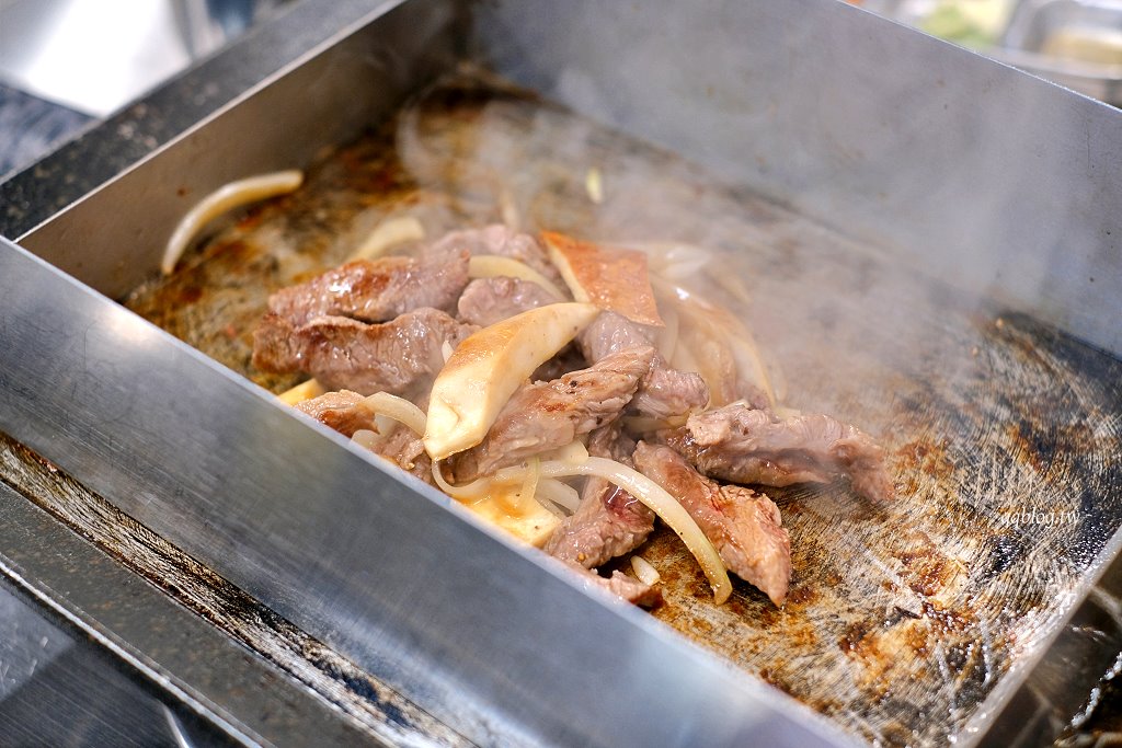 台中西區|金豬韓食.主打新鮮溫體豬的韓式烤肉,全程有專人代烤,韓大王馬鈴薯豬骨湯新品牌 @QQ的懶骨頭 台中西區|金豬韓食.主打新鮮溫體豬的韓式烤肉,全程有專人代烤,韓大王馬鈴薯豬骨湯新品牌 @QQ的懶骨頭