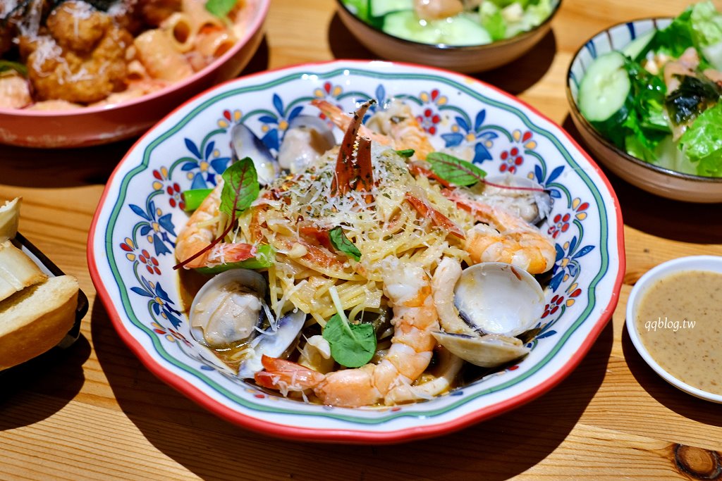 台中西區︱遊牧餐桌 Nomadic Trattoria．台中國美館附近老宅義大利麵 @QQ的懶骨頭