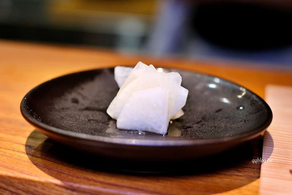 台中西區︱鮨千本.日本世界壽司大賽第三名主廚佐山智紹坐鎮,道道精彩的江戶前壽司 @QQ的懶骨頭 台中西區︱鮨千本.日本世界壽司大賽第三名主廚佐山智紹坐鎮,道道精彩的江戶前壽司 @QQ的懶骨頭