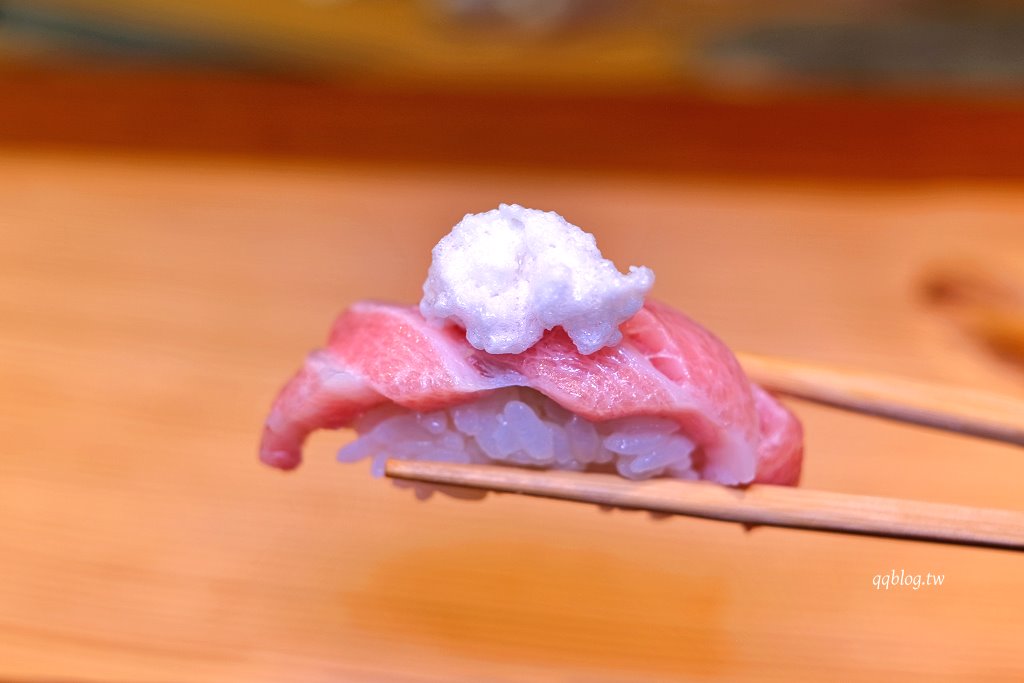 台中西區︱鮨千本．日本世界壽司大賽第三名主廚佐山智紹坐鎮，道道精彩的江戶前壽司 @QQ的懶骨頭
