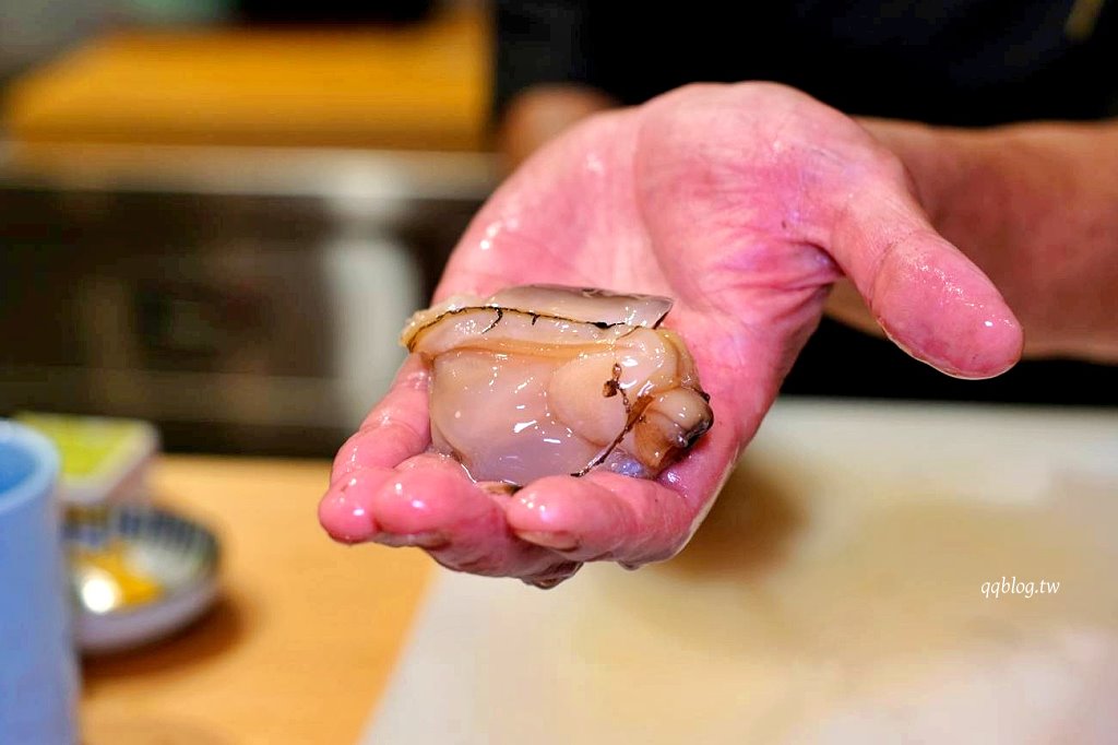 台中西區︱鮨千本．日本世界壽司大賽第三名主廚佐山智紹坐鎮，道道精彩的江戶前壽司 @QQ的懶骨頭