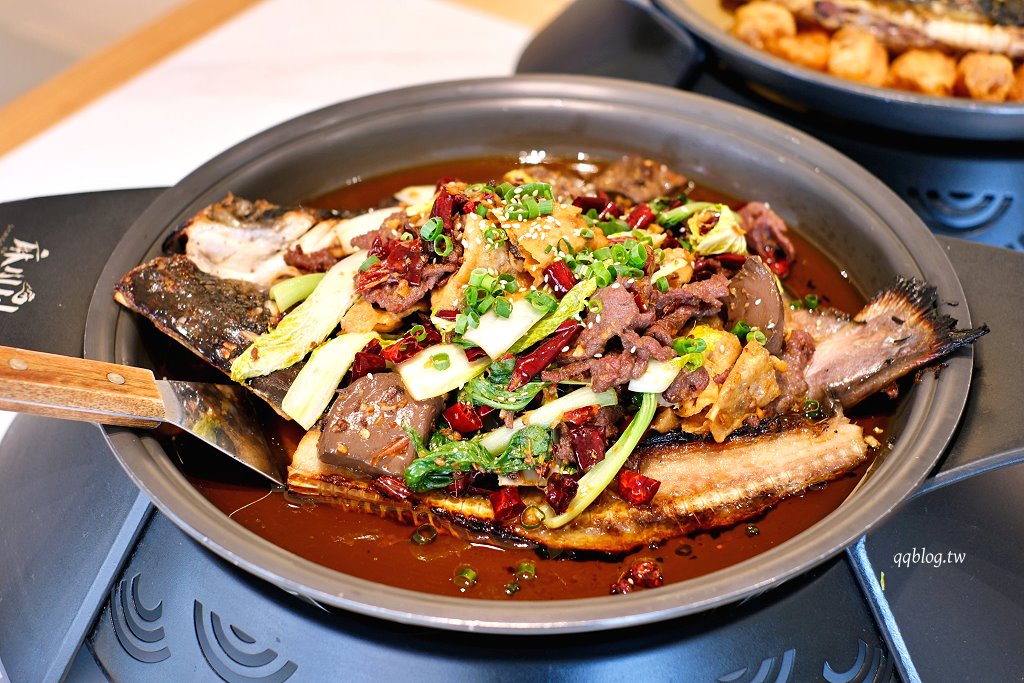 台中北區︱麻川川青花椒烤魚．來自重慶的道地烤魚，現烤活魚香味十足 @QQ的懶骨頭