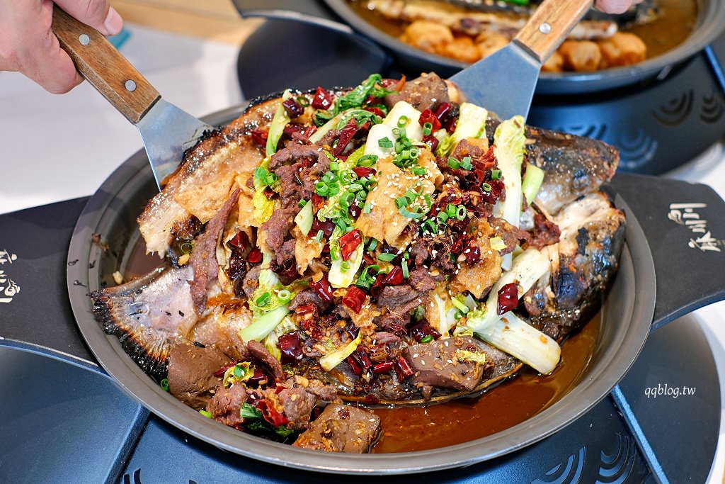 台中北區︱麻川川青花椒烤魚．來自重慶的道地烤魚，現烤活魚香味十足 @QQ的懶骨頭