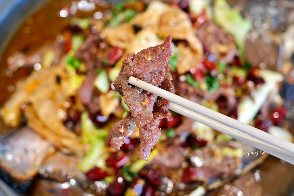 台中北區︱麻川川青花椒烤魚．來自重慶的道地烤魚，現烤活魚香味十足 @QQ的懶骨頭