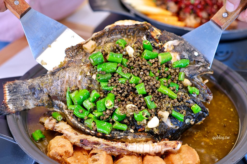 台中北區︱麻川川青花椒烤魚．來自重慶的道地烤魚，現烤活魚香味十足 @QQ的懶骨頭