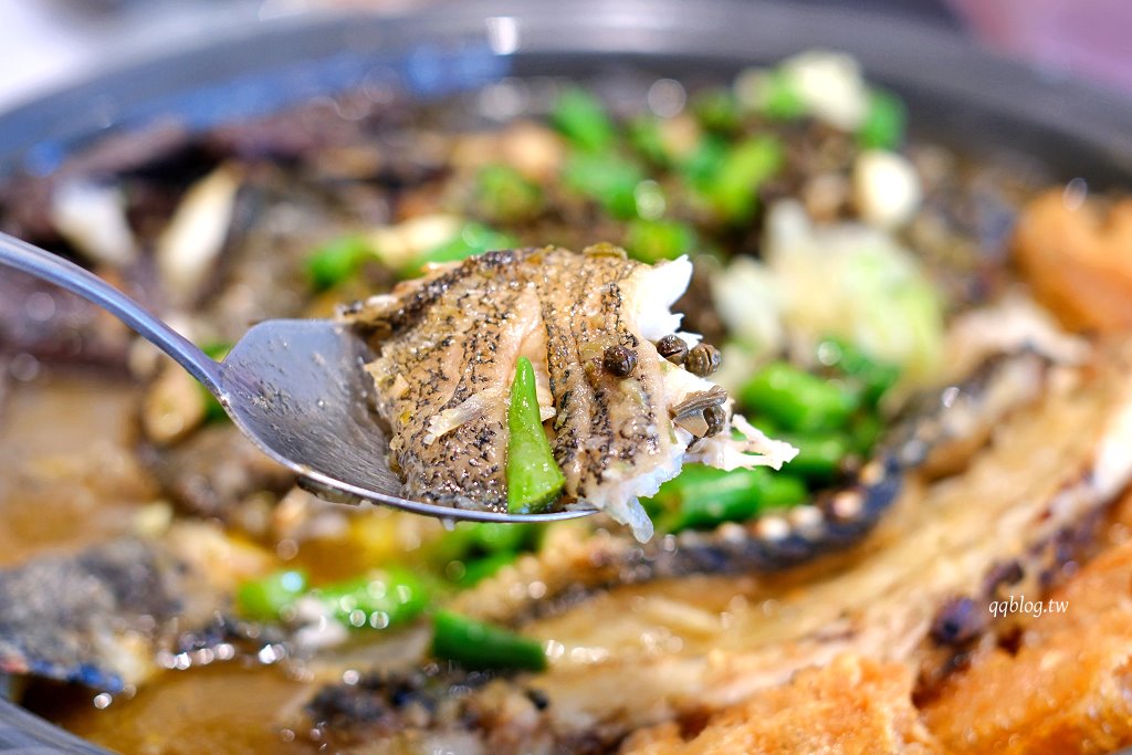 台中北區︱麻川川青花椒烤魚．來自重慶的道地烤魚，現烤活魚香味十足 @QQ的懶骨頭