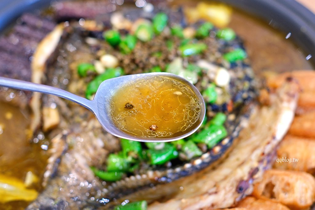 台中北區︱麻川川青花椒烤魚．來自重慶的道地烤魚，現烤活魚香味十足 @QQ的懶骨頭