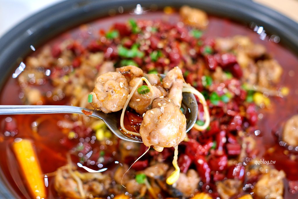 台中北區︱麻川川青花椒烤魚．來自重慶的道地烤魚，現烤活魚香味十足 @QQ的懶骨頭